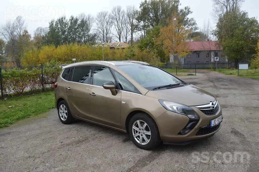 Opel Zafira Tourer 2013 photo 4