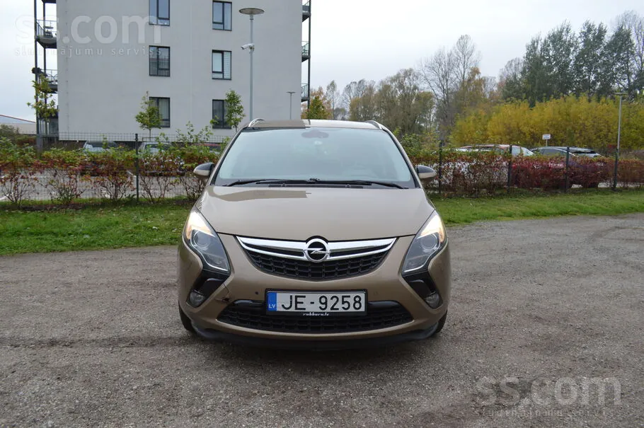 Opel Zafira Tourer 2013 photo 2