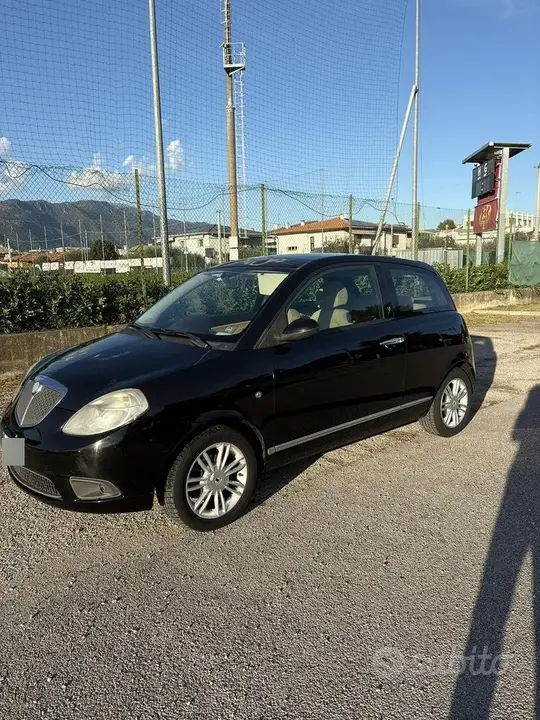 Lancia Ypsilon
