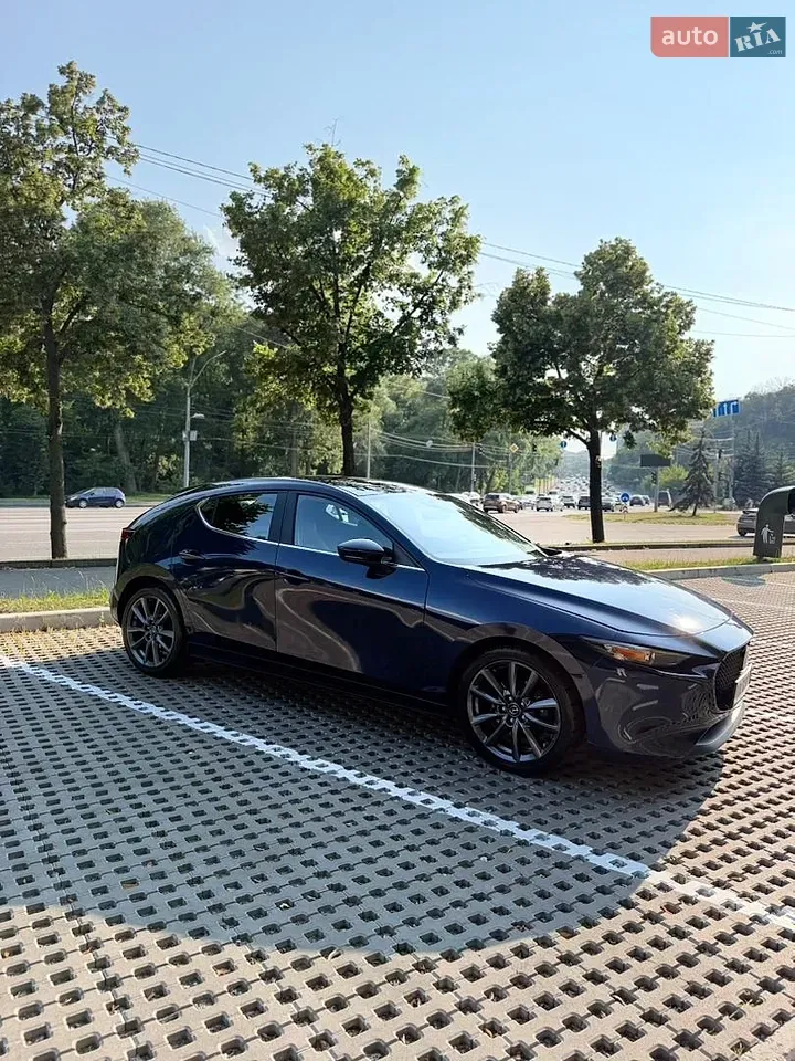 Mazda 3 2021 photo 3