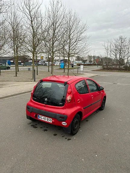 Peugeot 107 2010 photo 3