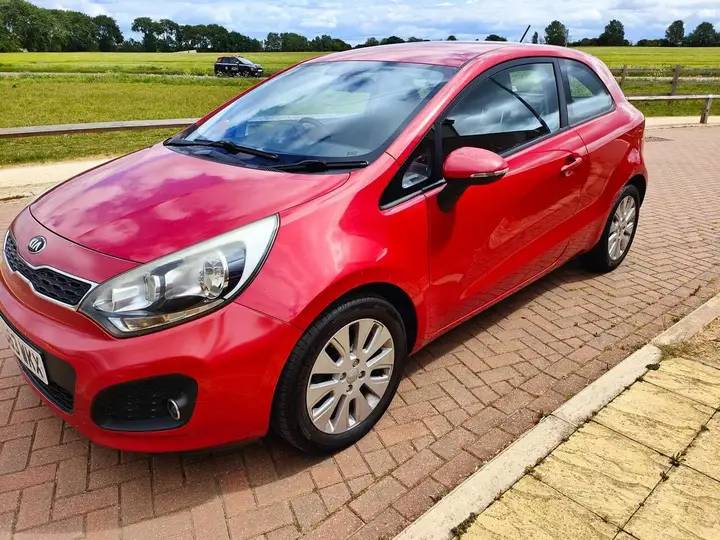 Kia Rio 2013 photo 2