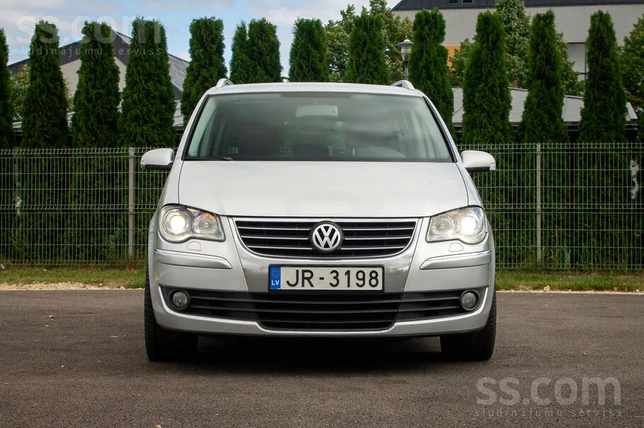 Volkswagen Touran 2007 photo 2