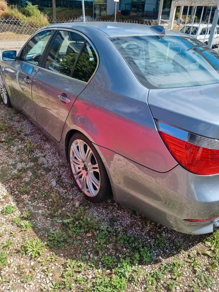 BMW 525I