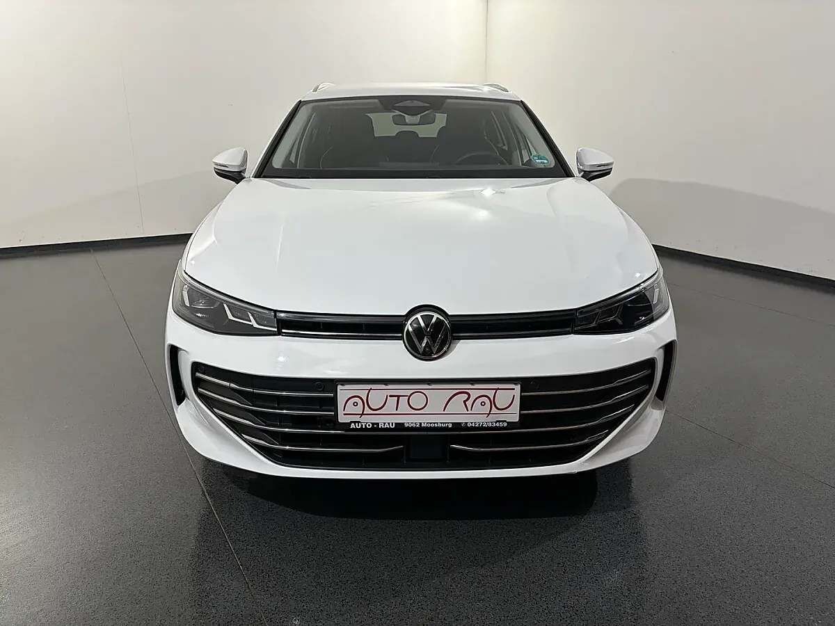 Volkswagen Passat 2025 photo 2
