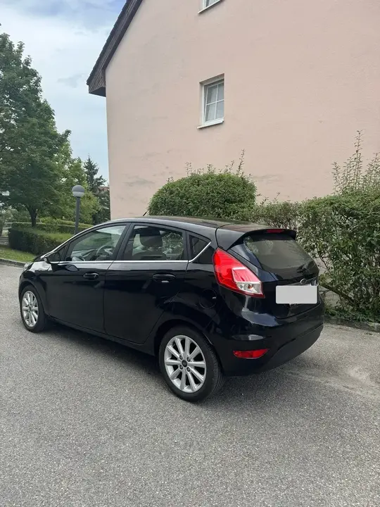 Ford Fiesta 2016 photo 2