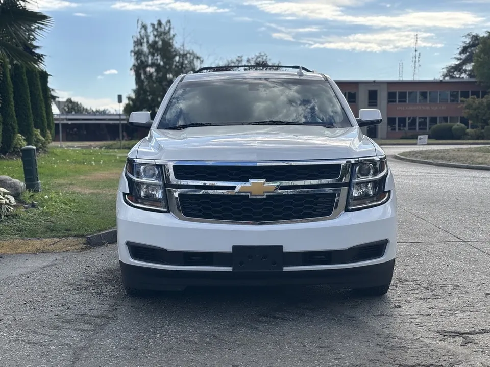 Chevrolet Suburban 2018 photo 3