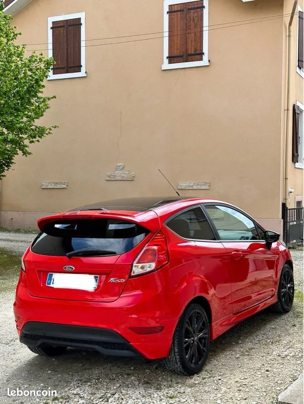 Ford Fiesta 2015 photo 2