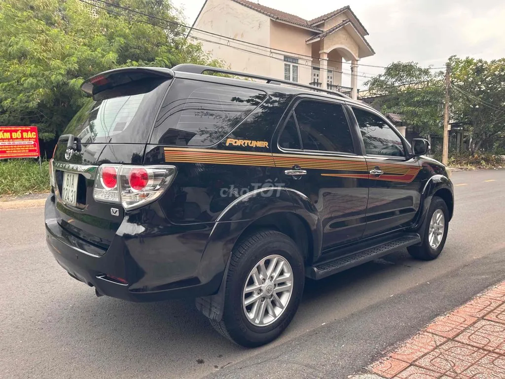 Toyota Fortuner 2013 photo 5
