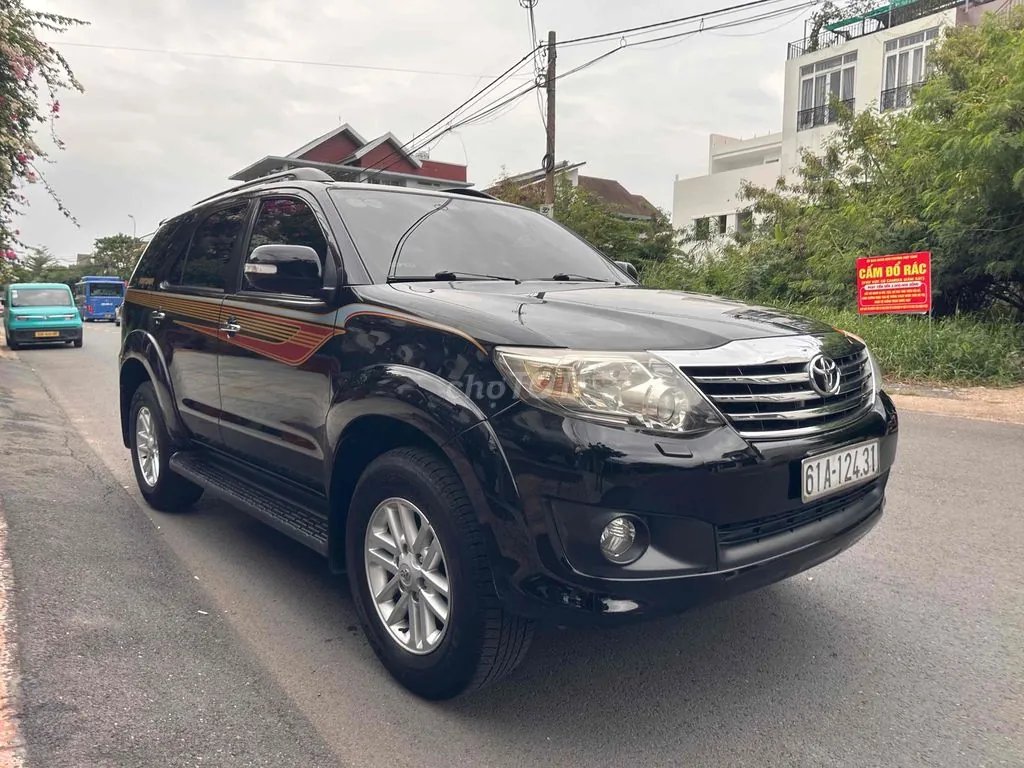 Toyota Fortuner 2013 photo 4