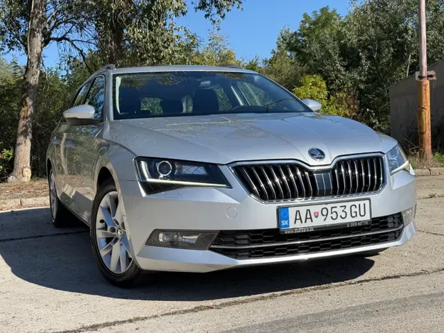 Skoda Superb Combi 2017 photo 2