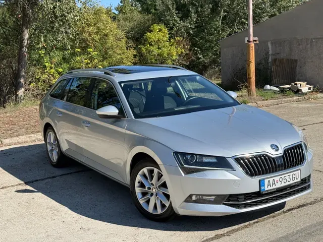 Skoda Superb Combi 2017 photo 4