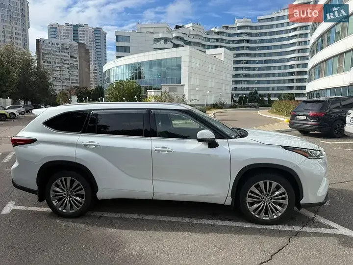 Toyota Highlander 2022 photo 5