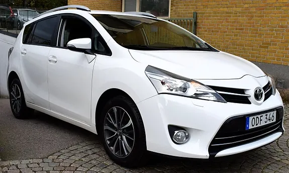 Toyota Verso 2016 photo 3