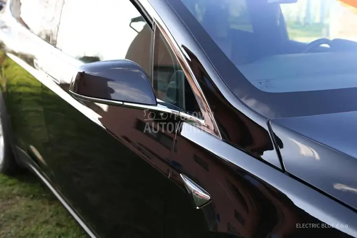 Tesla Model X 2018 photo 5