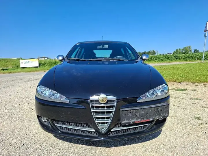 Alfa Romeo 147 2008 photo 2