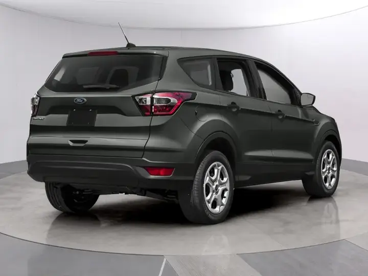 Ford Escape 2018 photo 2