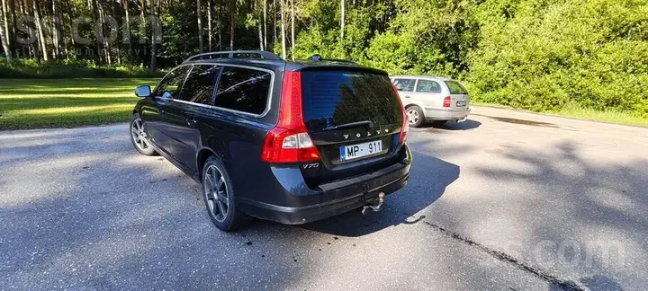 Volvo V70 2011 photo 2