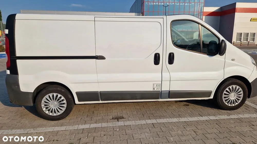 Opel Vivaro 2014 photo 2