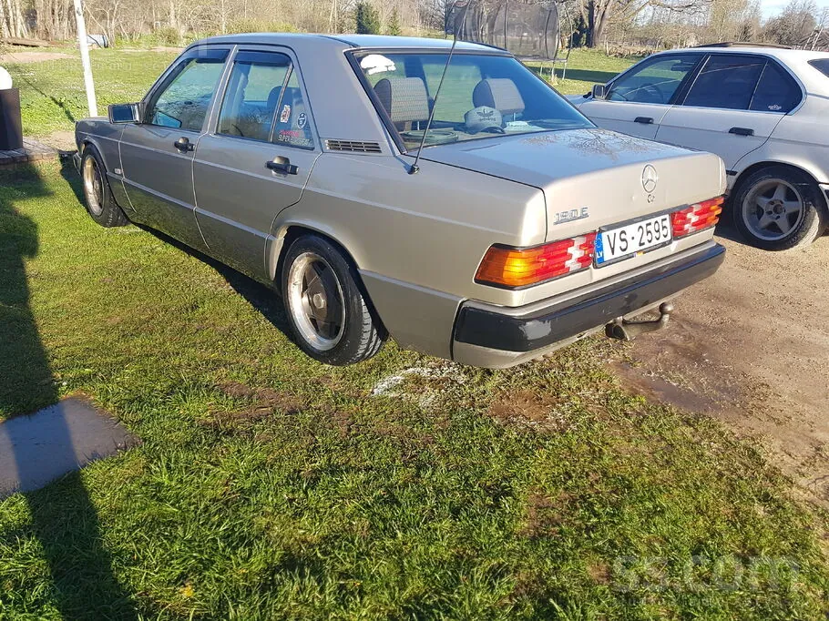 Mercedes-Benz 190 1991 photo 4