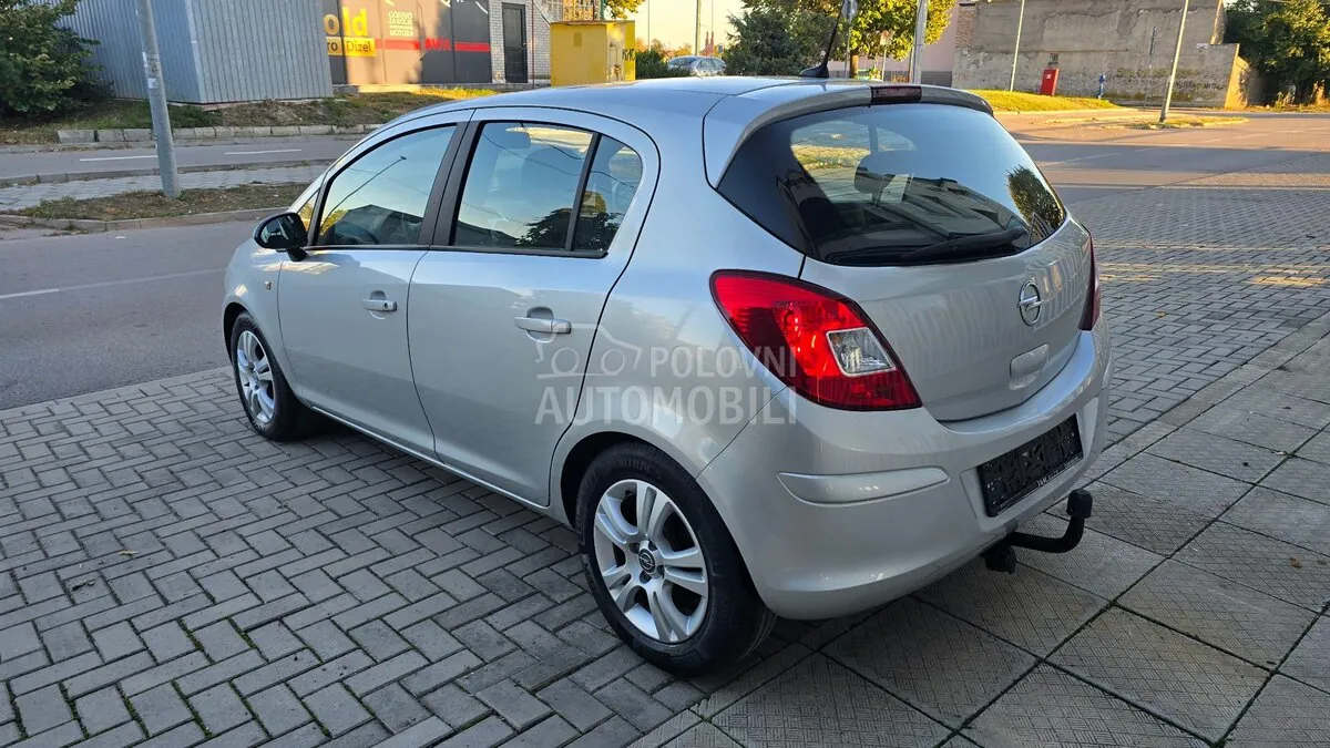 Opel Corsa D 2013 photo 4