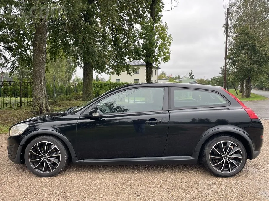 Volvo C30 2011 photo 2
