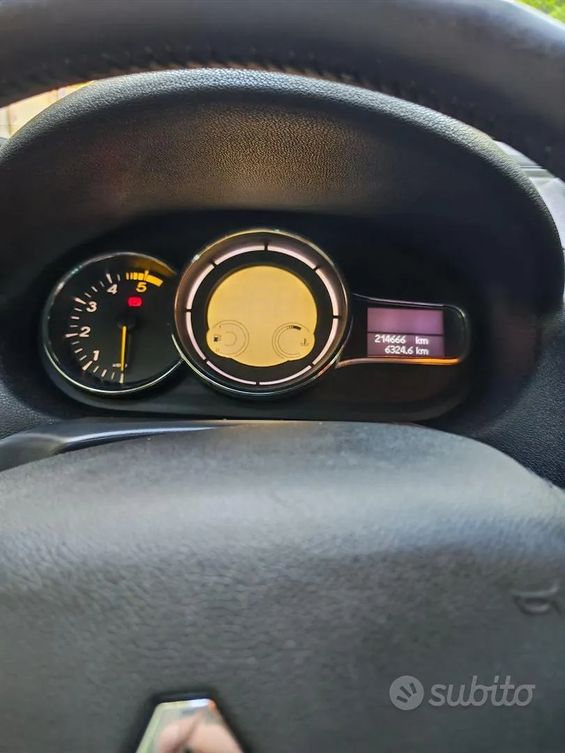 Renault Megane 2010 photo 2