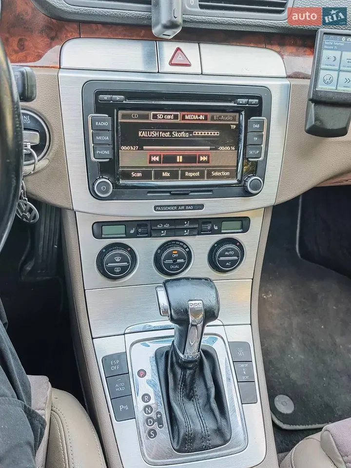 Volkswagen Passat 2009 photo 3