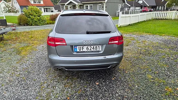 Audi A6 2010 photo 4
