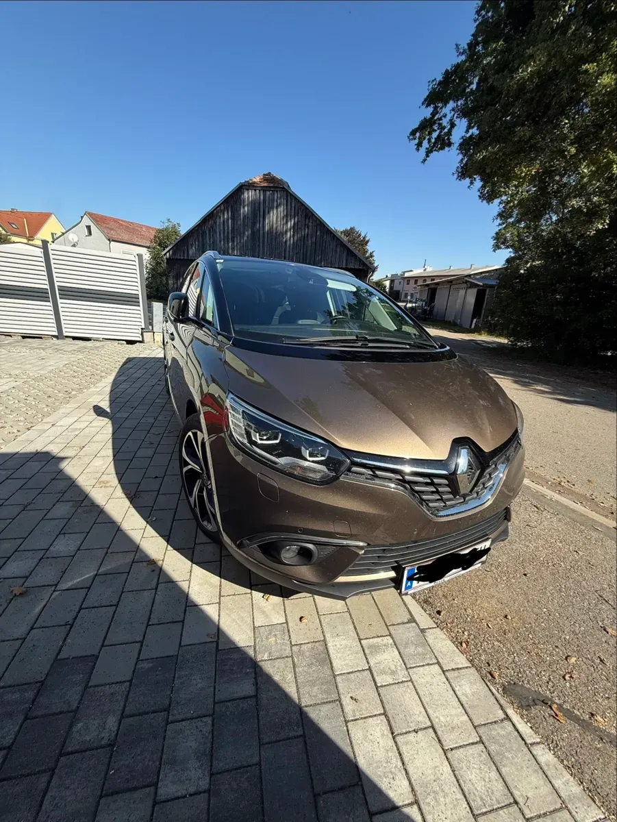 Renault Grand Scénic 2017 photo 2