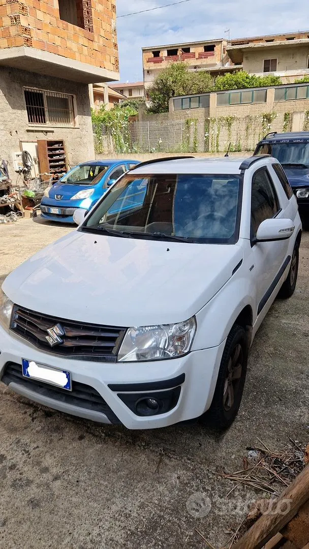 Suzuki Grand Vitara 2013 photo 2