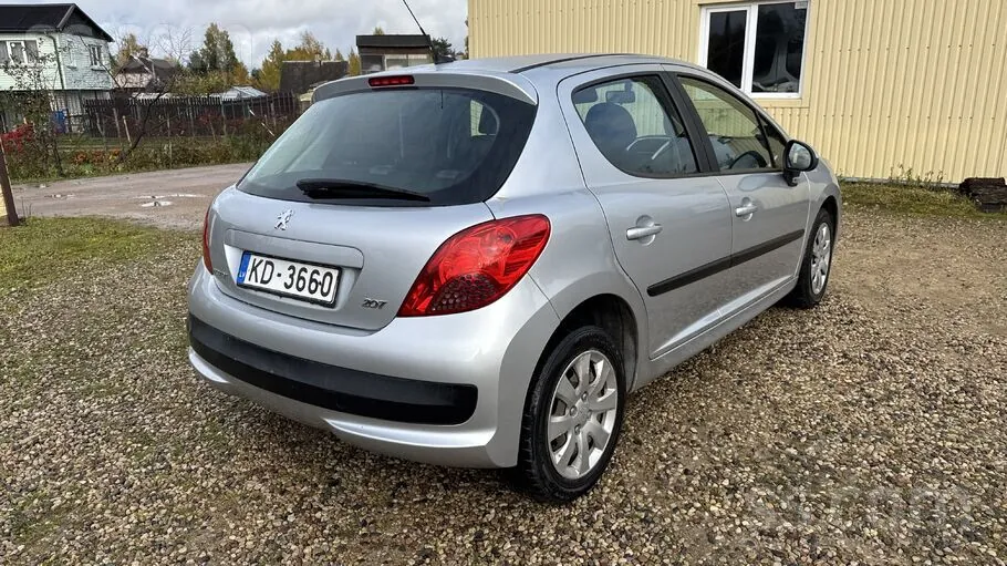 Peugeot 207 2007 photo 3