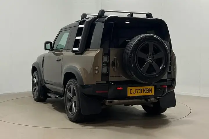 Land Rover Defender 90 2024 photo 3