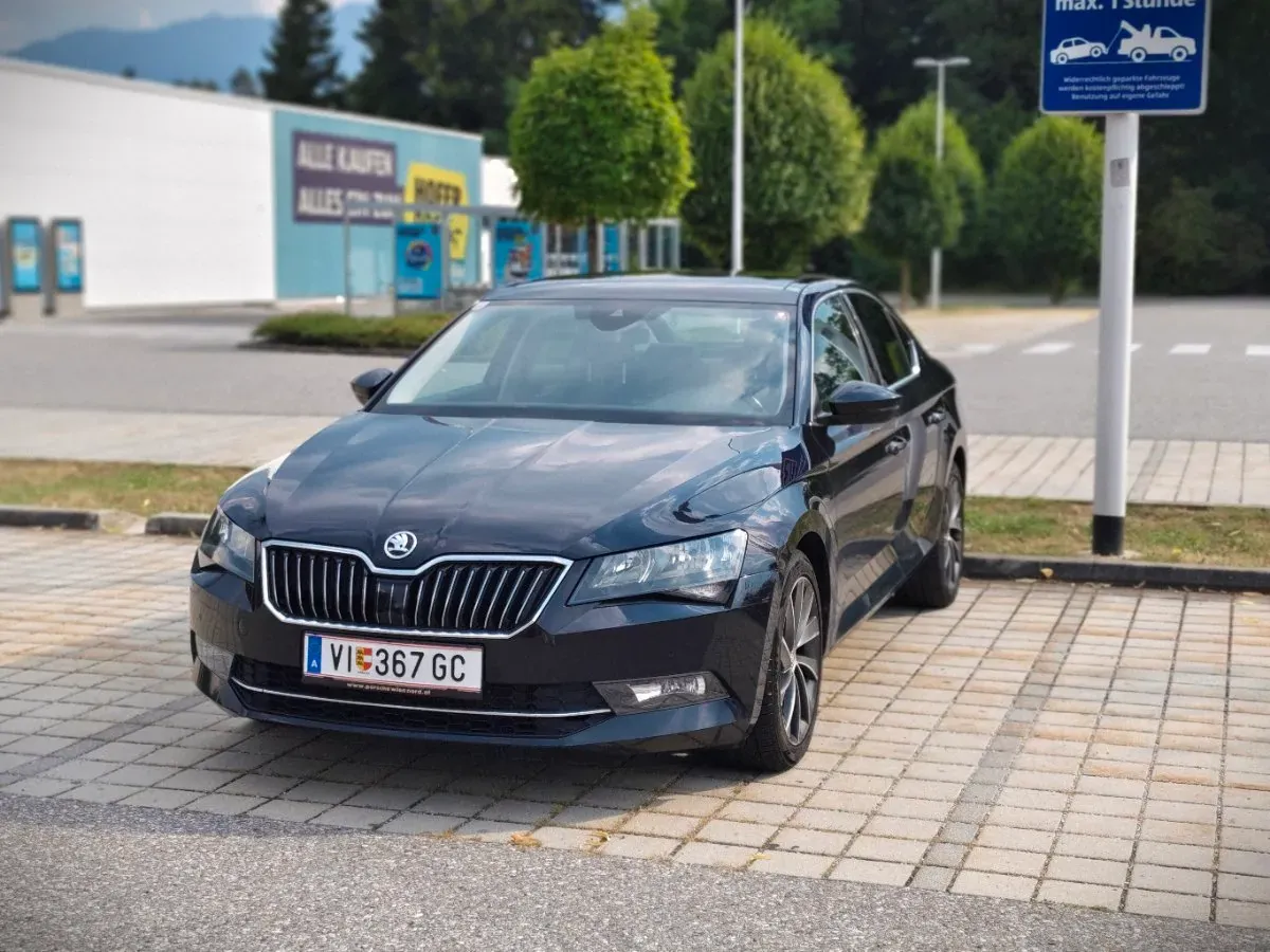 Skoda Superb 2016 photo 2