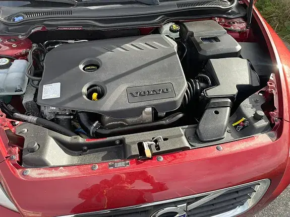 Volvo V50 2011 photo 2