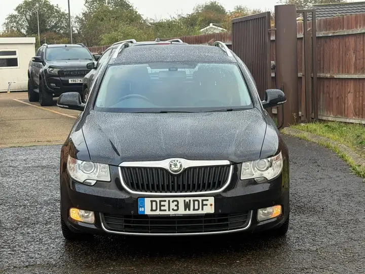 Skoda Superb 2013 photo 4