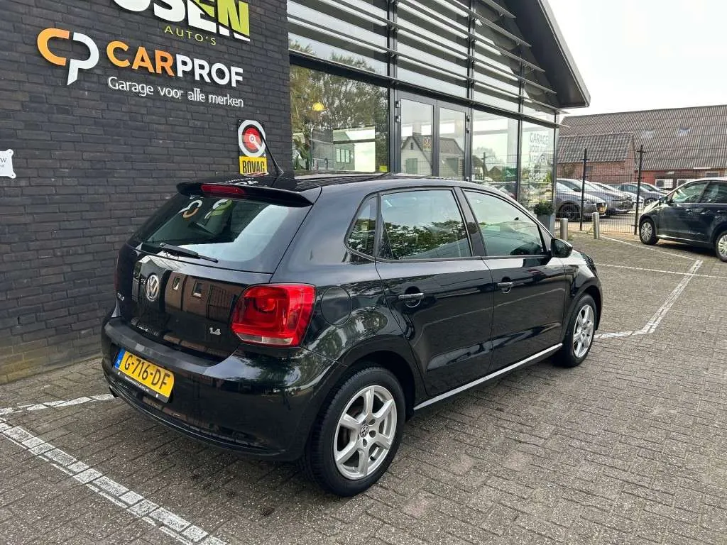 Volkswagen Polo 2011 photo 3