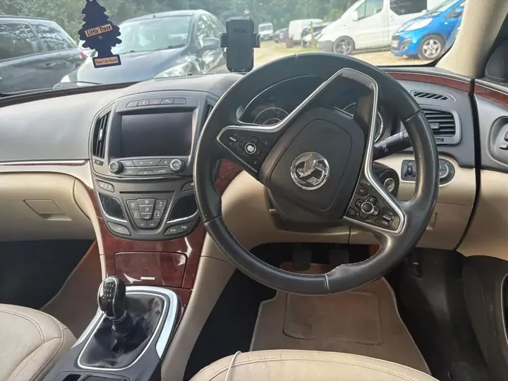 Vauxhall Insignia 2013 photo 5