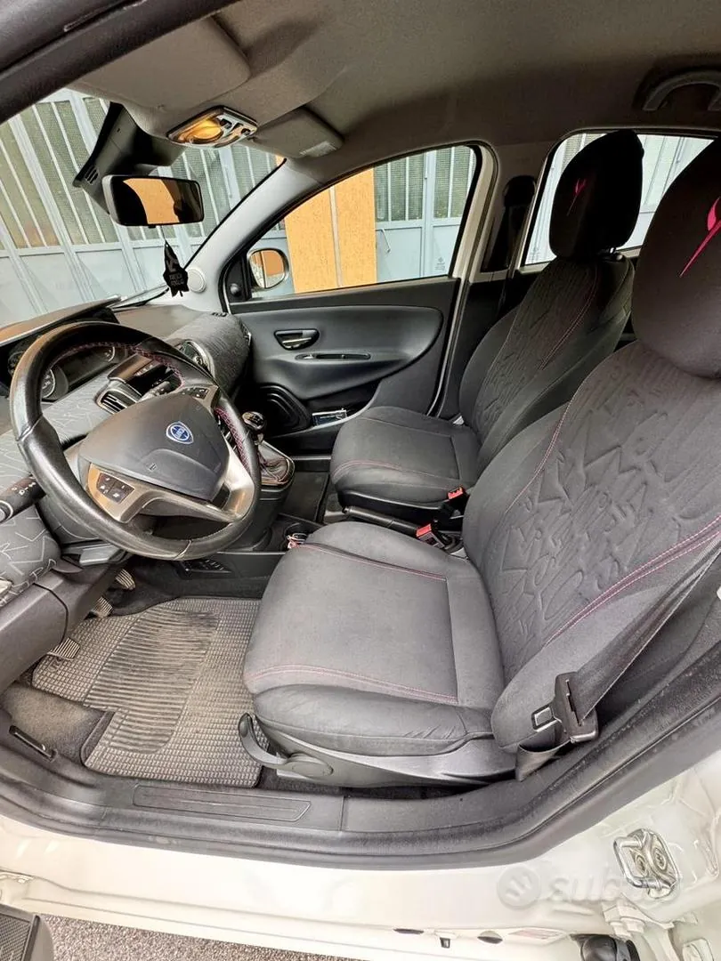 Lancia Ypsilon 2014 photo 4