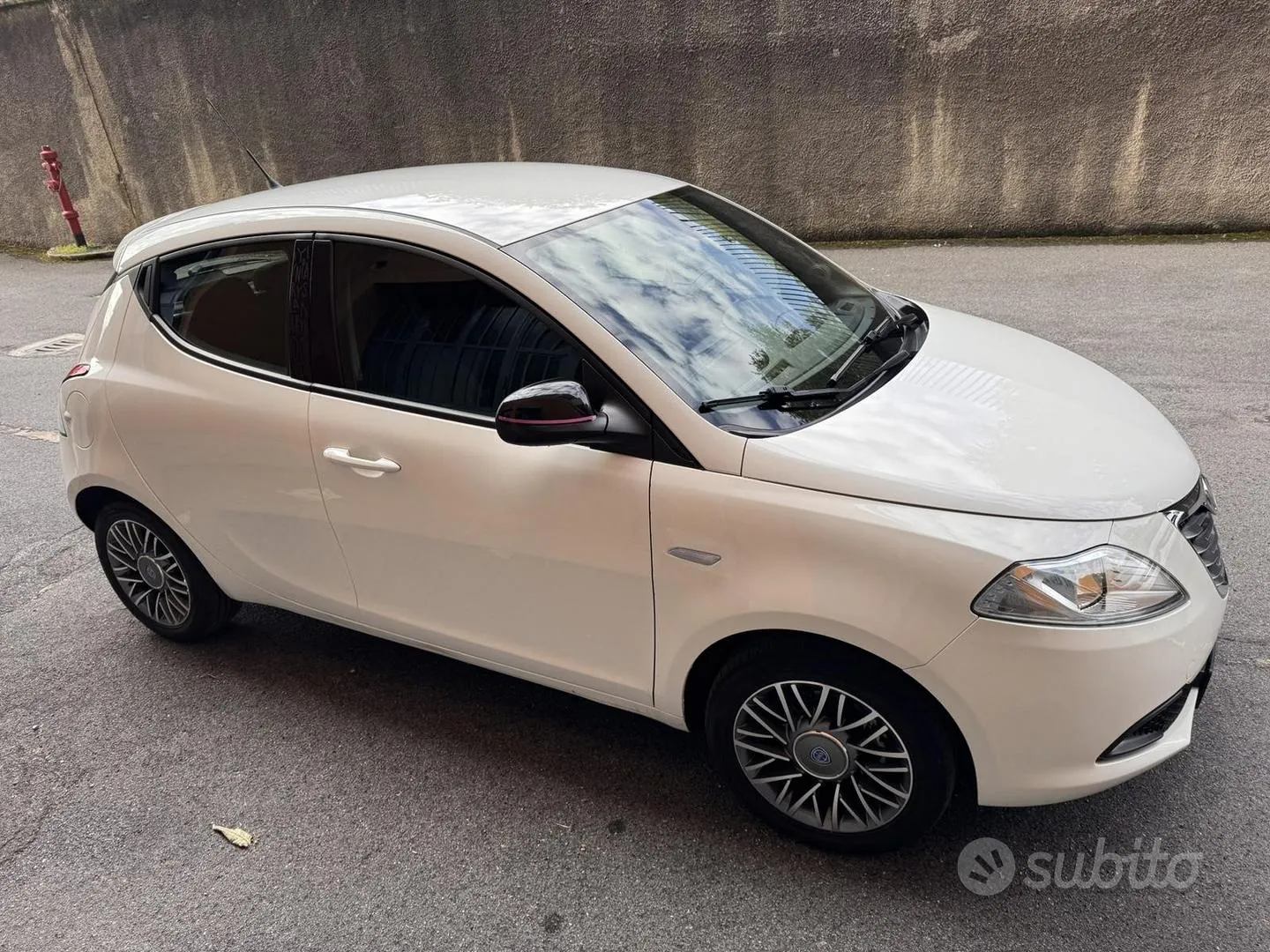 Lancia Ypsilon
