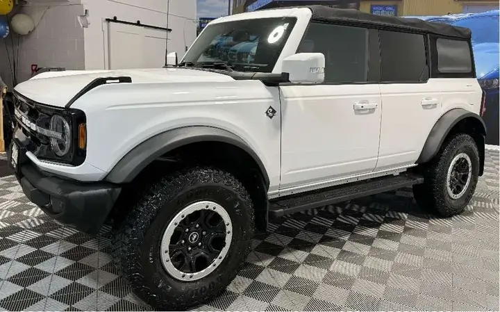 Ford Bronco Ii 2021 photo 2