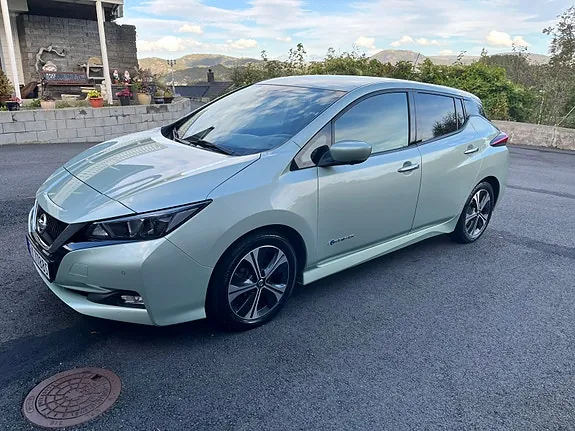 Nissan Leaf 2018 photo 2
