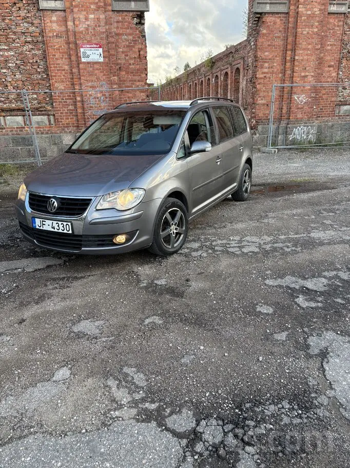 Volkswagen Touran 2008 photo 5