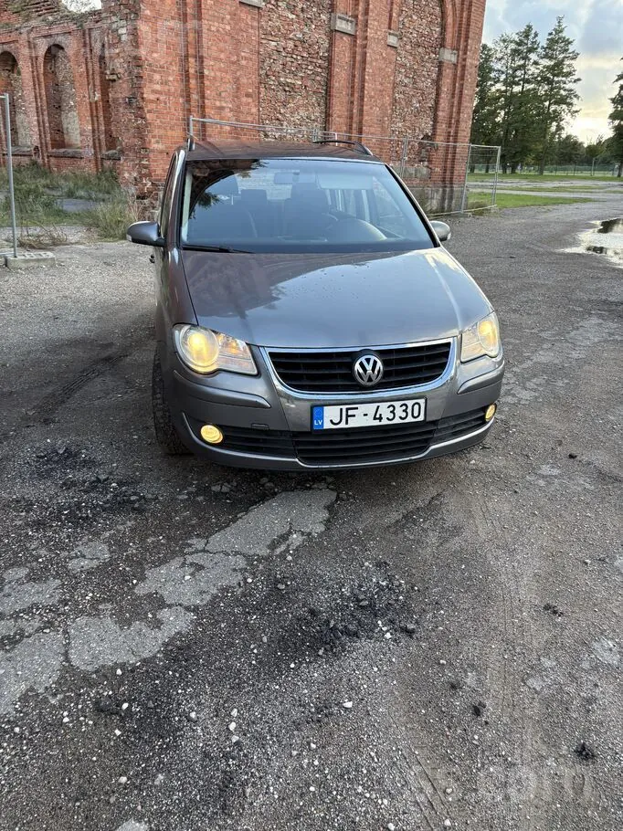 Volkswagen Touran 2008 photo 3
