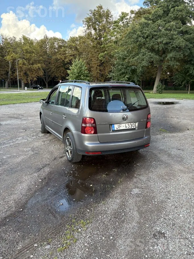 Volkswagen Touran 2008 photo 4