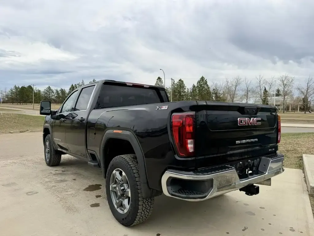 GMC Sierra 2500Hd 2026 photo 5