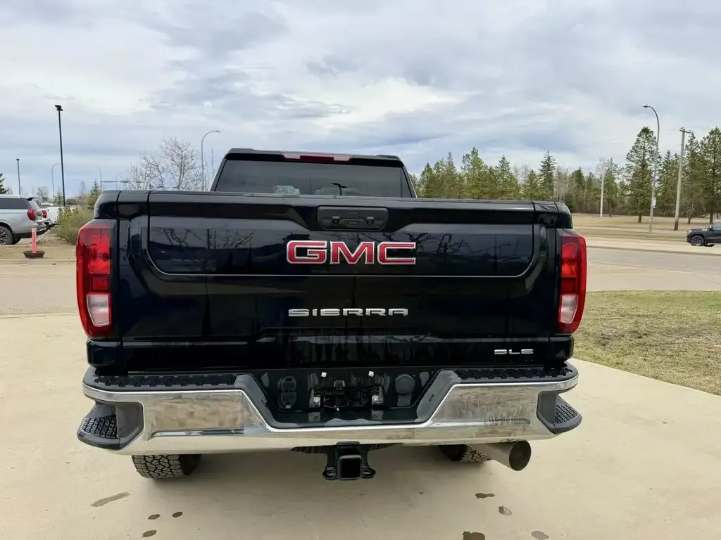 GMC Sierra 2500Hd 2026 photo 3