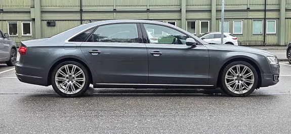 Audi A8 2015 photo 5