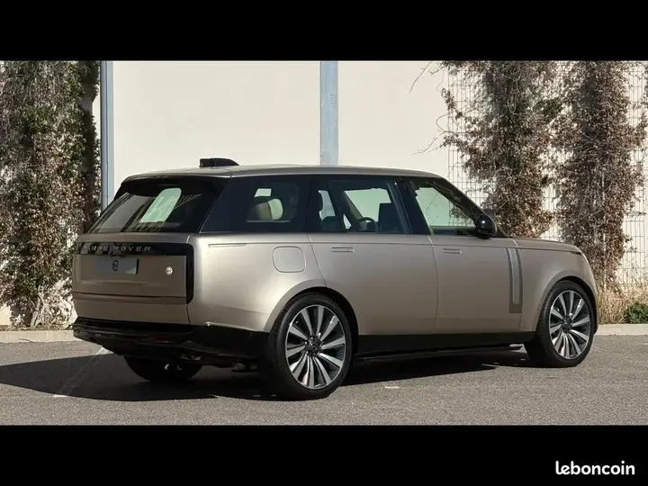 Land Rover Range Rover 2024 photo 2