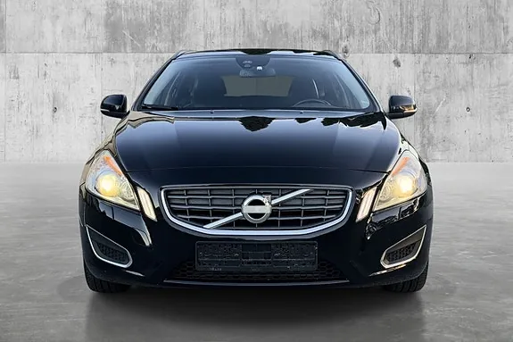 Volvo V60 2013 photo 2